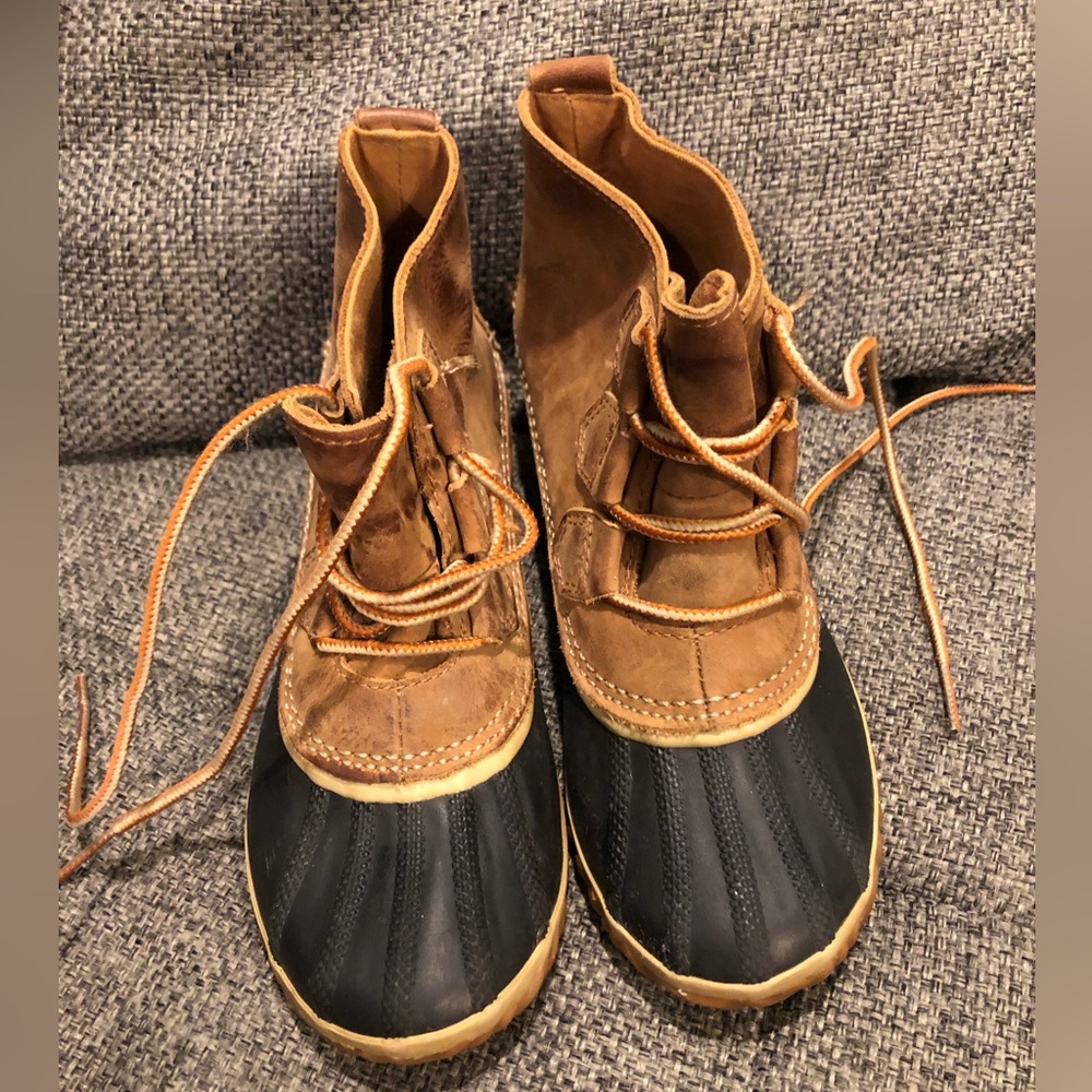 Women’s sorel duck boots. Size 6 but fit more like a 5/5.5.